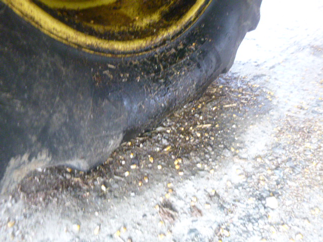 2004 John Deere 9860 Combine - Image 36