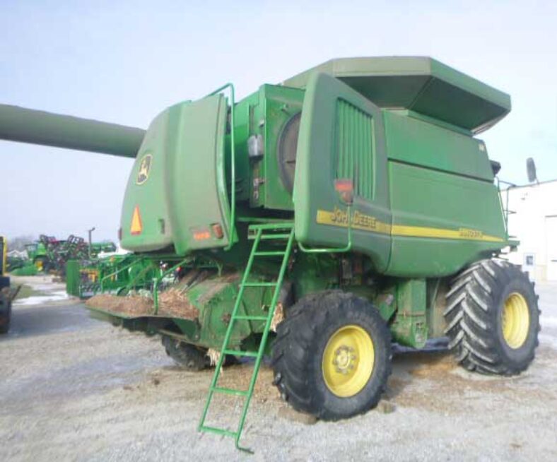 [Auction]: 2004 John Deere 9860 Combine | Ohio | damaged | CAG