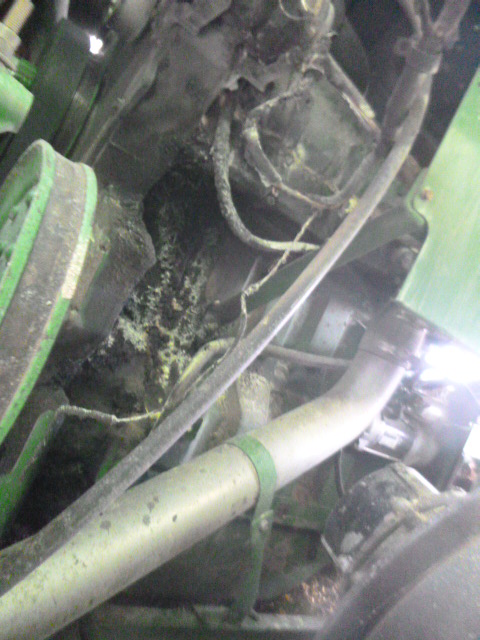 2004 John Deere 9860 Combine - Image 8