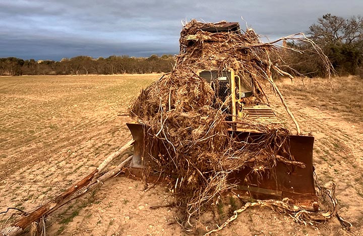 2005 Case 650K Bulldozer - Image 2