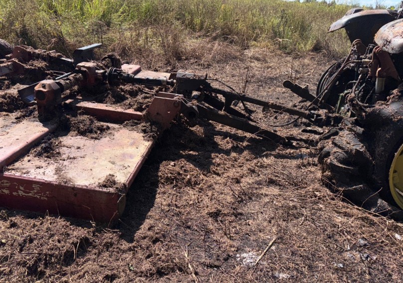 2005 John Deere 6420 Tractor and Bush Hog 3210 - Image 5