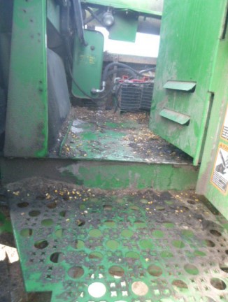 2005 John Deere 9860 STS Combine - Image 12