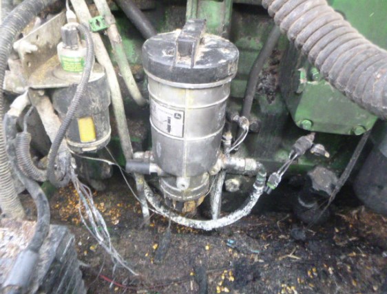 2005 John Deere 9860 STS Combine - Image 13