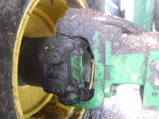 2005 John Deere 9860 STS Combine - Image 25