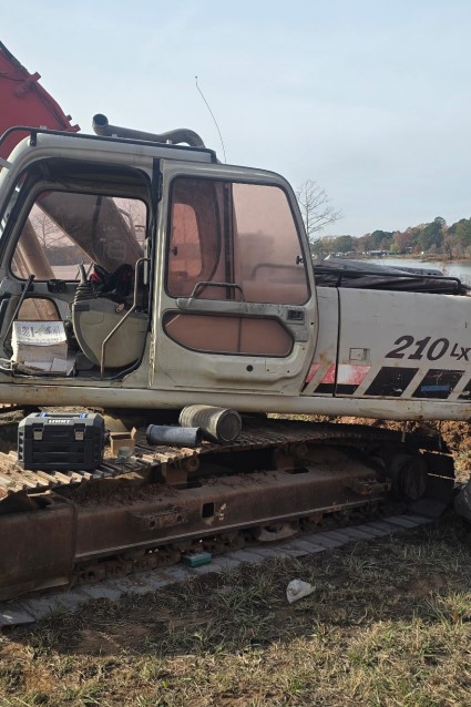 2005 Link-Belt 210LX Excavator - Image 4