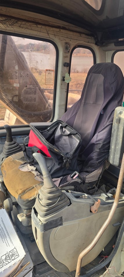 2005 Link-Belt 210LX Excavator - Image 7