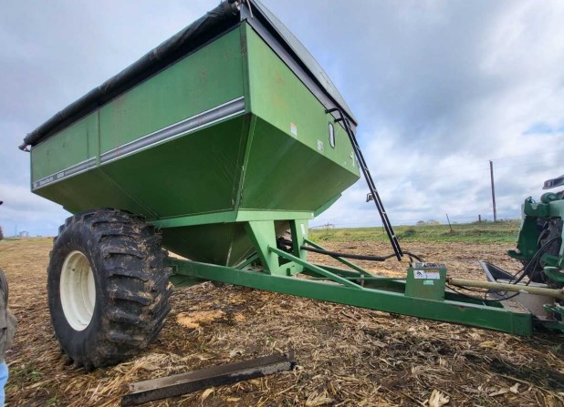 2005 Unverferth 6500 Grain Cart