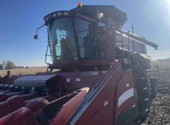 2007 CASE IH 2588 Combine - Image 11