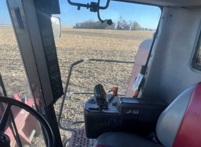 2007 CASE IH 2588 Combine - Image 19