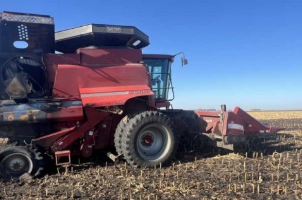 2007 CASE IH 2588 Combine - Image 7