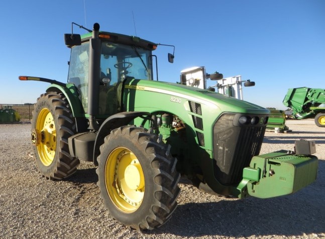 2007 John Deere 8230 Tractor - Image 4