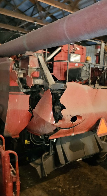 2008 CASE IH AFX7010 Combine - Image 3