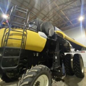 2009 New Holland CR9040 Combine