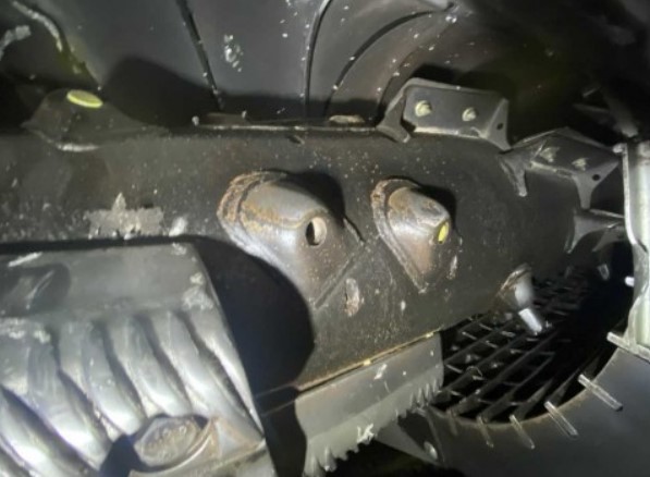 2009 New Holland CR9040 Combine - Image 10