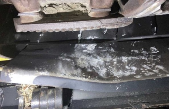 2009 New Holland CR9040 Combine - Image 13