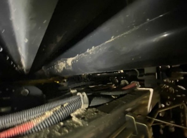 2009 New Holland CR9040 Combine - Image 15