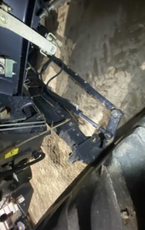 2009 New Holland CR9040 Combine - Image 20