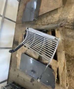 2009 New Holland CR9040 Combine - Image 27