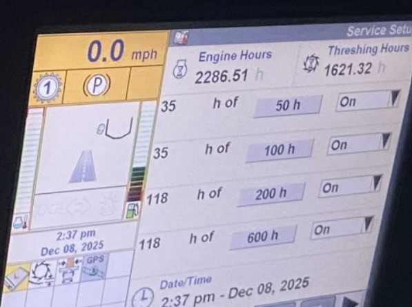 2009 New Holland CR9040 Combine - Image 29