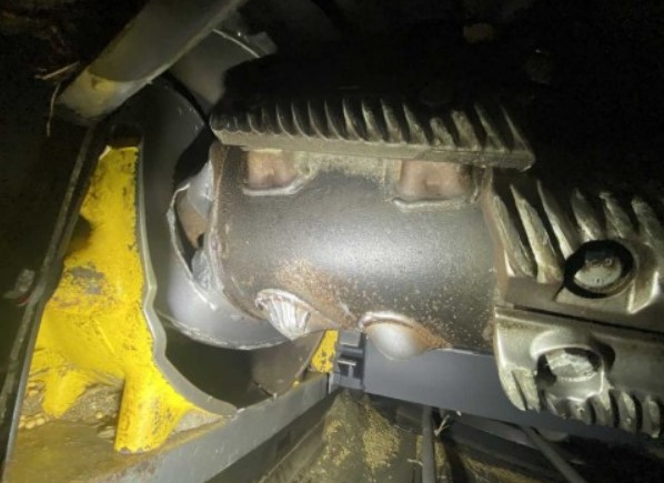 2009 New Holland CR9040 Combine - Image 5