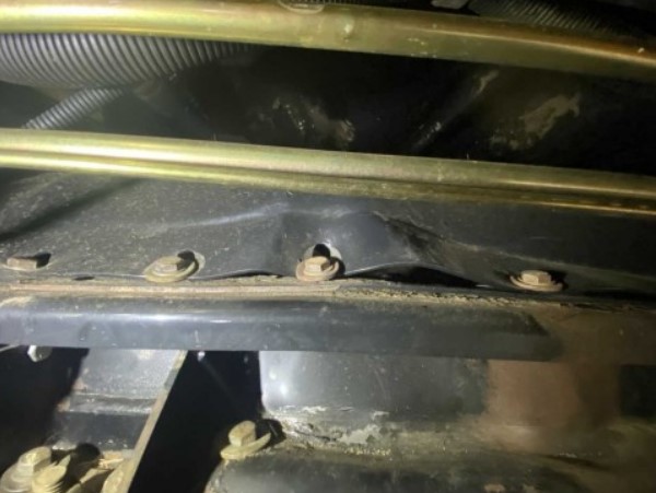 2009 New Holland CR9040 Combine - Image 9