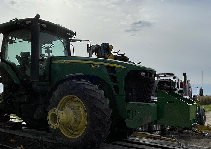 2010 John Deere 8225R Tractor