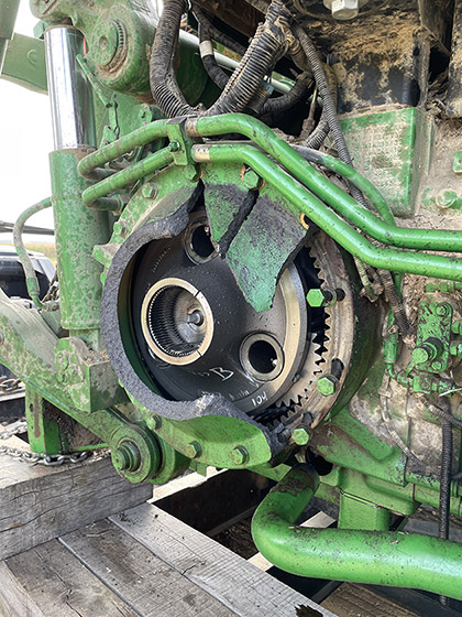 2010 John Deere 8225R Tractor - Image 4