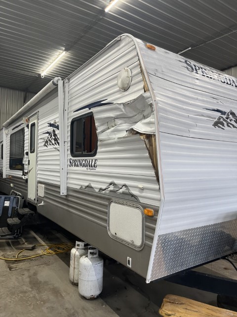 2010 Keystone Springdale Camper - Image 11