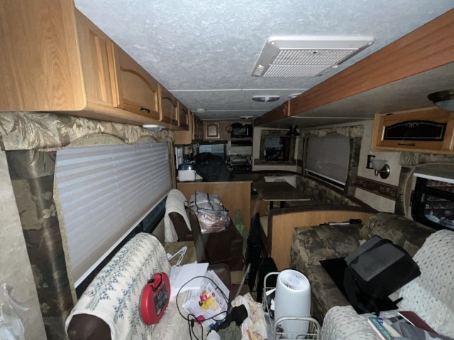 2010 Keystone Springdale Camper - Image 17