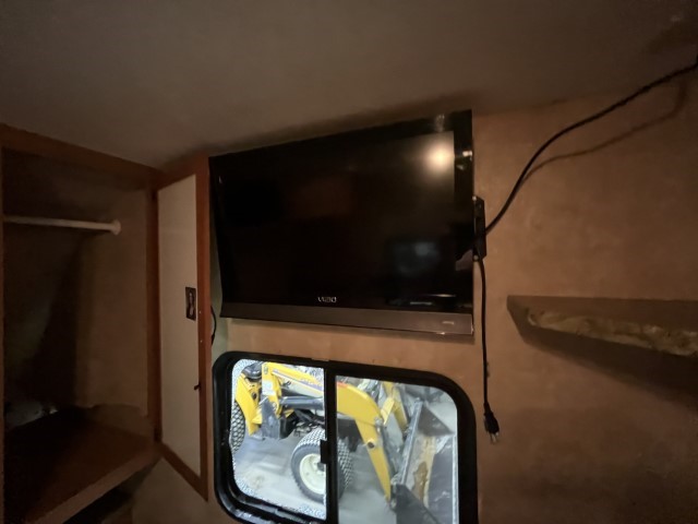 2010 Keystone Springdale Camper - Image 18