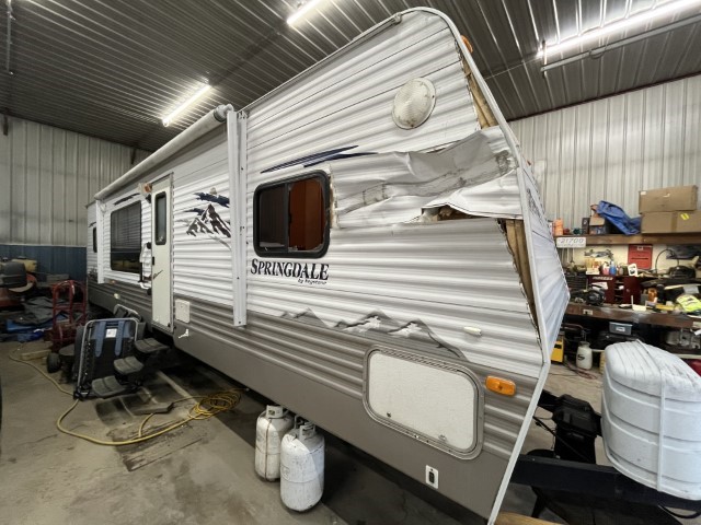 2010 Keystone Springdale Camper - Image 2