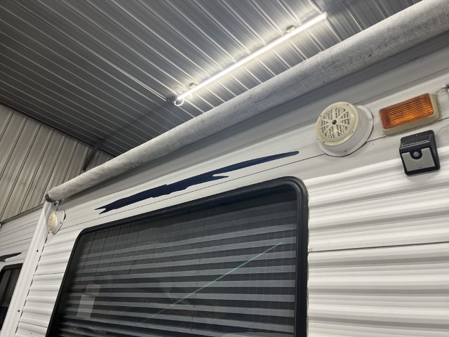 2010 Keystone Springdale Camper - Image 31