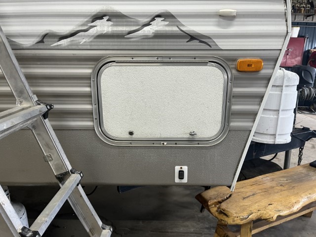 2010 Keystone Springdale Camper - Image 32