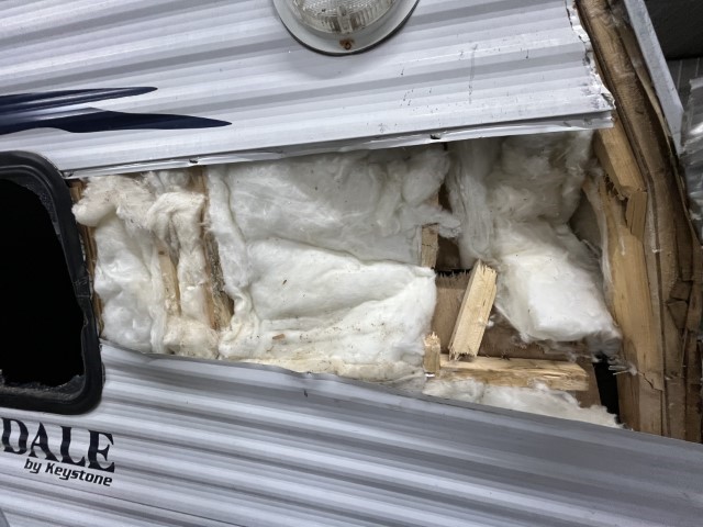 2010 Keystone Springdale Camper - Image 35