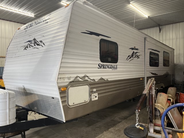 2010 Keystone Springdale Camper - Image 5