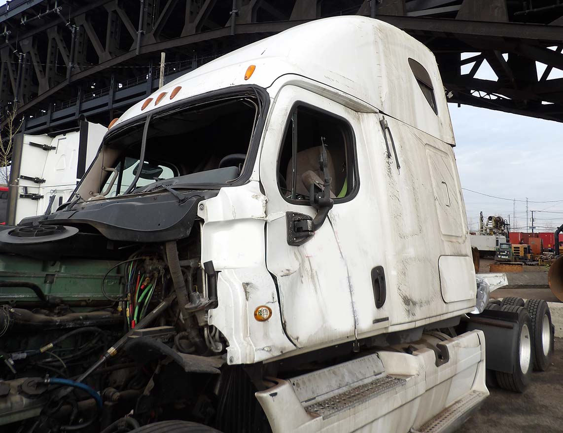 2012 Freightliner Cascadia - Image 6