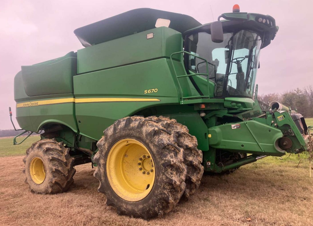 2012 John Deere s670 Combine