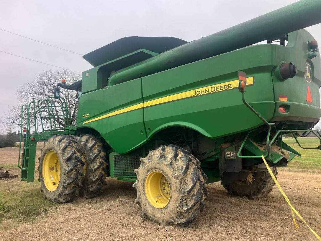 2012 John Deere s670 Combine - Image 2