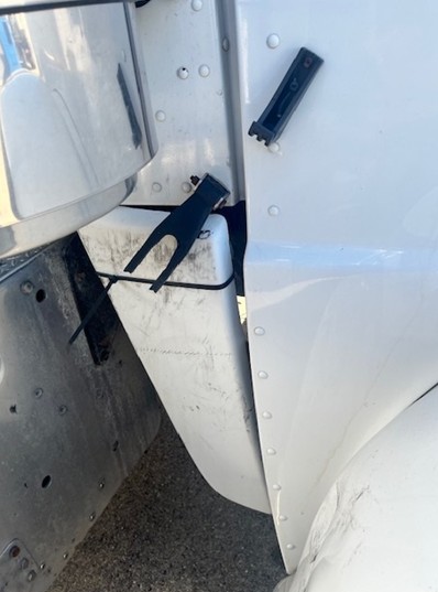 2013 Peterbilt 388 - Image 2