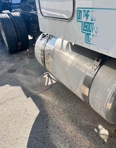 2013 Peterbilt 388 - Image 11