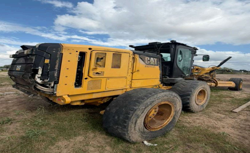 2014 Caterpillar 140M3 Motor Grader - Image 2