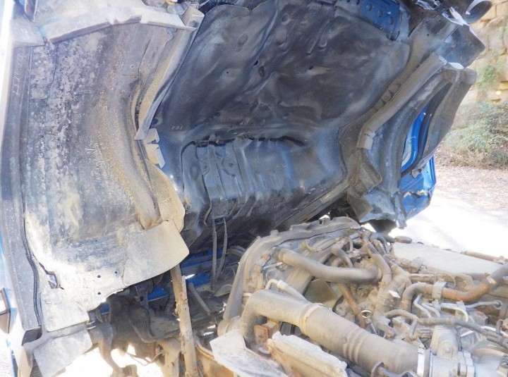 2014 Isuzu NRR Beverage Truck - Image 12