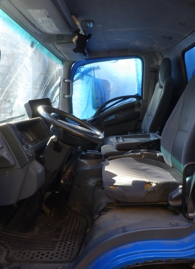 2014 Isuzu NRR Beverage Truck - Image 19