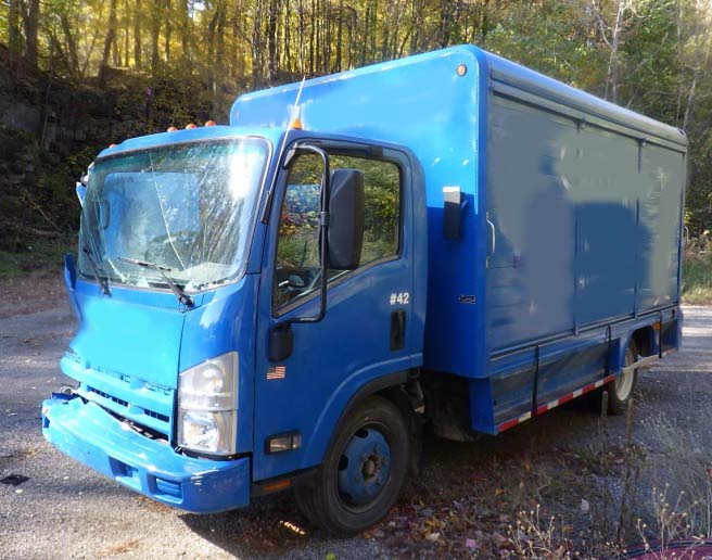 2014 Isuzu NRR Beverage Truck
