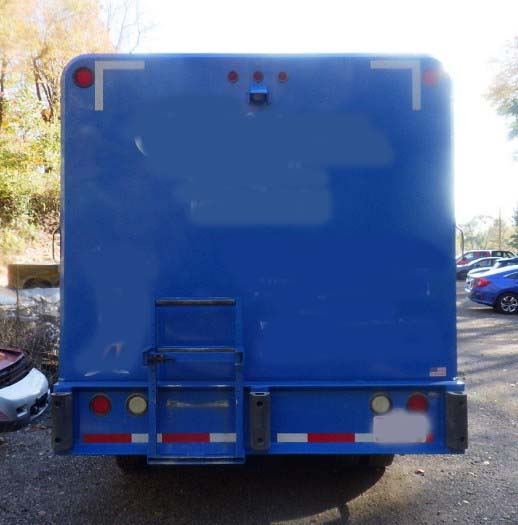 2014 Isuzu NRR Beverage Truck - Image 5