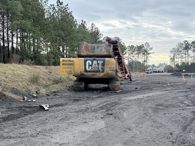 2015 Caterpillar 329FL Excavator - Image 2