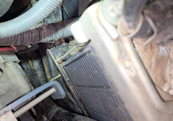 2015 Kubota SVL75-2 Skid Steer - Image 10