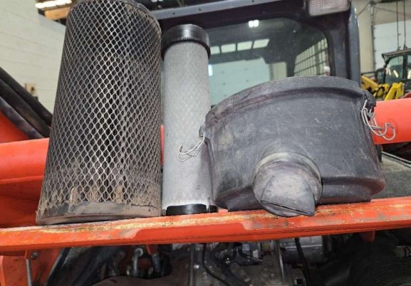 2015 Kubota SVL75-2 Skid Steer - Image 22