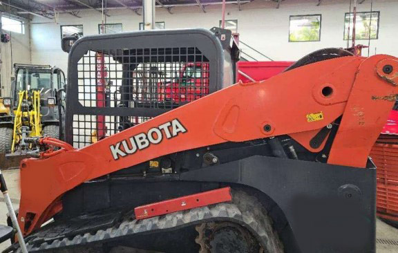 2015 Kubota SVL75-2 Skid Steer - Image 3