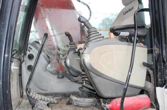 2015 Link Belt 130X3 Excavator - Image 13